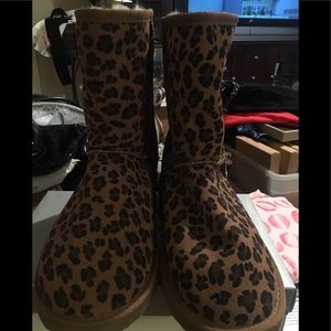 NWT Ukala Sydney Ally Boots